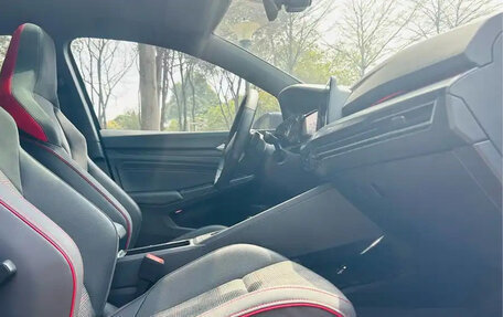 Volkswagen Golf GTI, 2022 год, 2 300 000 рублей, 11 фотография