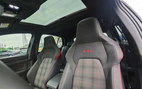 Volkswagen Golf GTI, 2022 год, 2 600 000 рублей, 7 фотография
