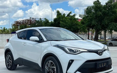 Toyota C-HR I рестайлинг, 2022 год, 1 840 000 рублей, 3 фотография