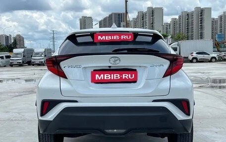 Toyota C-HR I рестайлинг, 2022 год, 1 840 000 рублей, 5 фотография