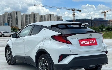 Toyota C-HR I рестайлинг, 2022 год, 1 840 000 рублей, 4 фотография