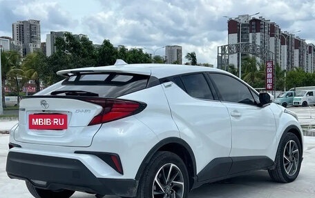 Toyota C-HR I рестайлинг, 2022 год, 1 840 000 рублей, 6 фотография
