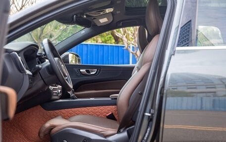 Volvo XC60 II, 2021 год, 2 215 000 рублей, 9 фотография