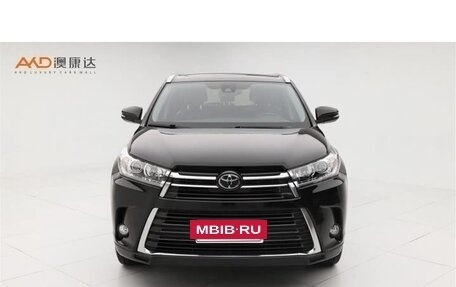 Toyota Highlander III, 2021 год, 3 100 000 рублей, 2 фотография