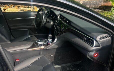 Toyota Camry, 2018 год, 2 650 000 рублей, 8 фотография