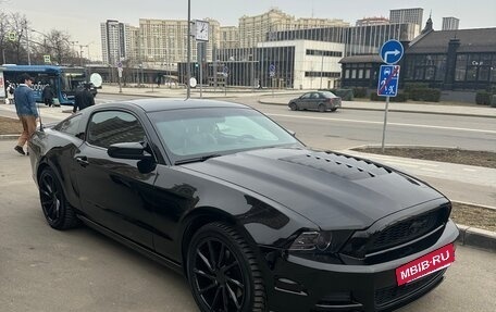 Ford Mustang VI рестайлинг, 2012 год, 2 500 000 рублей, 2 фотография