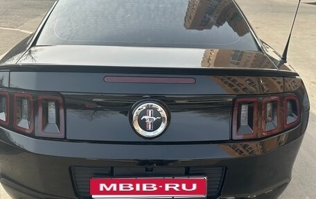 Ford Mustang VI рестайлинг, 2012 год, 2 500 000 рублей, 6 фотография