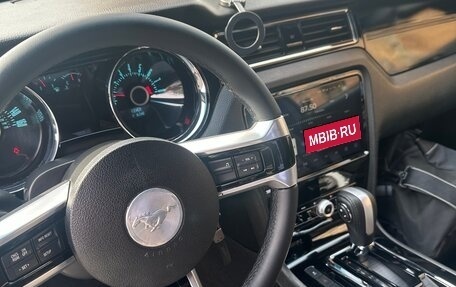 Ford Mustang VI рестайлинг, 2012 год, 2 500 000 рублей, 15 фотография