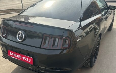 Ford Mustang VI рестайлинг, 2012 год, 2 500 000 рублей, 7 фотография