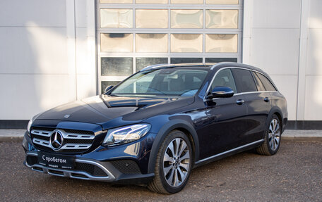 Mercedes-Benz E-Класс, 2019 год, 3 320 000 рублей, 1 фотография
