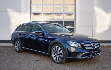 Mercedes-Benz E-Класс, 2019 год, 3 320 000 рублей, 7 фотография