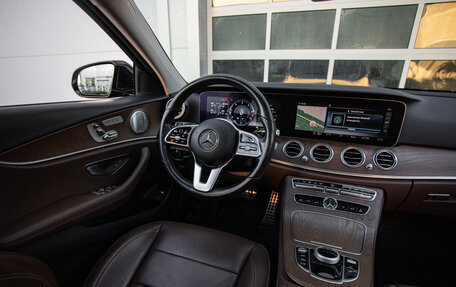 Mercedes-Benz E-Класс, 2019 год, 3 320 000 рублей, 16 фотография
