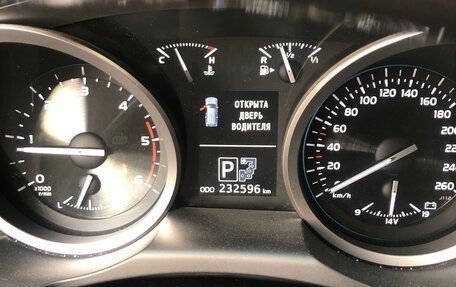 Toyota Land Cruiser 200, 2013 год, 3 800 000 рублей, 3 фотография