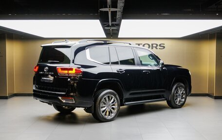 Toyota Land Cruiser, 2024 год, 26 000 000 рублей, 3 фотография