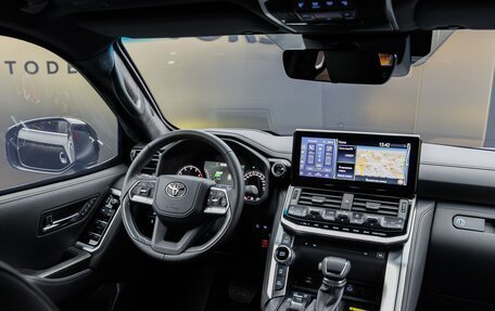 Toyota Land Cruiser, 2024 год, 26 000 000 рублей, 28 фотография