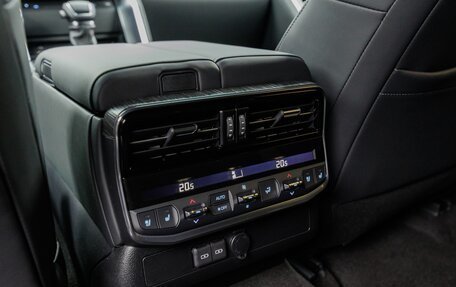 Toyota Land Cruiser, 2024 год, 26 000 000 рублей, 36 фотография
