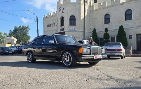 Mercedes-Benz W123, 1976 год, 600 000 рублей, 8 фотография