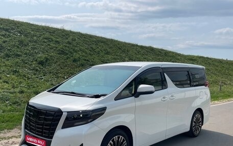 Toyota Alphard III, 2017 год, 3 250 000 рублей, 1 фотография
