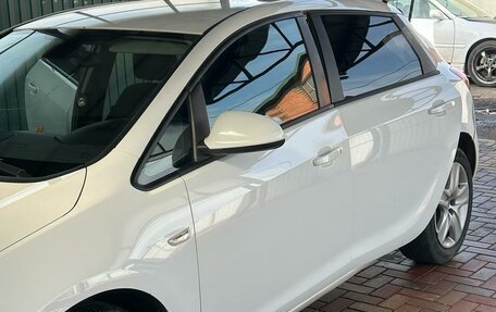 Opel Astra J, 2010 год, 650 500 рублей, 2 фотография