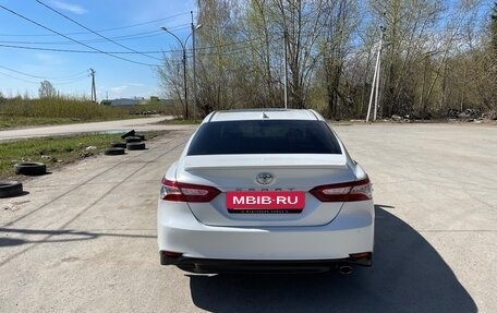 Toyota Camry, 2018 год, 2 590 000 рублей, 6 фотография