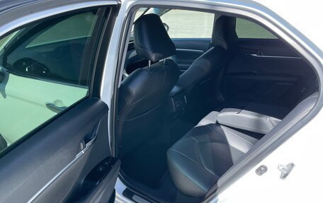 Toyota Camry, 2018 год, 2 590 000 рублей, 13 фотография