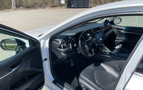 Toyota Camry, 2018 год, 2 590 000 рублей, 11 фотография