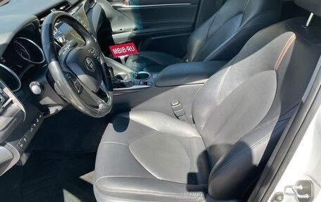 Toyota Camry, 2018 год, 2 590 000 рублей, 12 фотография
