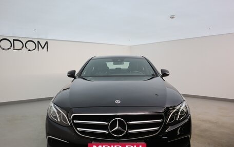 Mercedes-Benz E-Класс, 2020 год, 3 990 000 рублей, 3 фотография
