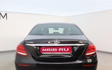Mercedes-Benz E-Класс, 2020 год, 3 990 000 рублей, 4 фотография