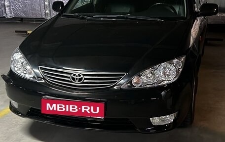 Toyota Camry V40, 2005 год, 980 000 рублей, 1 фотография