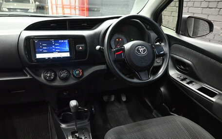 Toyota Vitz, 2019 год, 1 100 000 рублей, 13 фотография