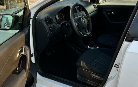 Volkswagen Polo VI (EU Market), 2016 год, 1 050 000 рублей, 2 фотография