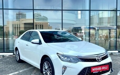 Toyota Camry, 2017 год, 2 349 000 рублей, 2 фотография