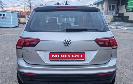 Volkswagen Tiguan II, 2017 год, 2 150 000 рублей, 3 фотография