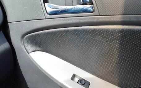 Hyundai Solaris II рестайлинг, 2011 год, 890 000 рублей, 8 фотография