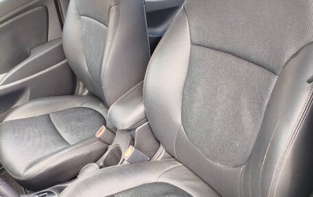 Hyundai Solaris II рестайлинг, 2011 год, 890 000 рублей, 10 фотография