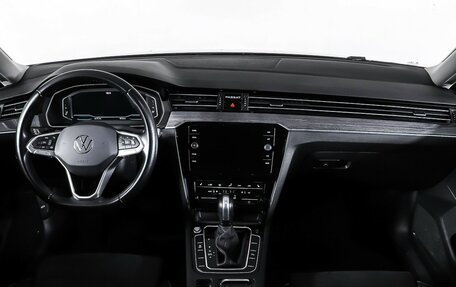 Volkswagen Passat B8 рестайлинг, 2021 год, 2 577 000 рублей, 13 фотография