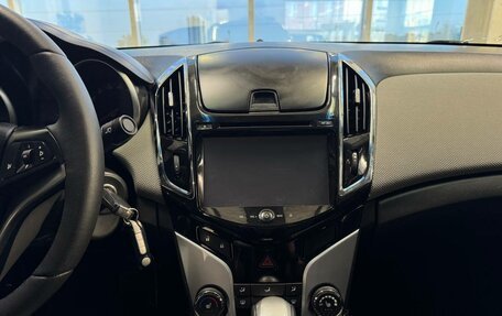 Chevrolet Cruze II, 2013 год, 990 000 рублей, 12 фотография