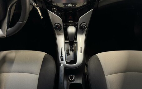 Chevrolet Cruze II, 2013 год, 990 000 рублей, 13 фотография