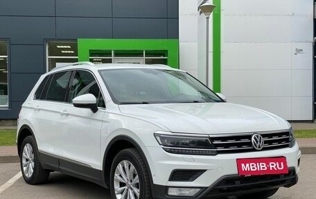 Volkswagen Tiguan II, 2017 год, 2 300 000 рублей, 3 фотография