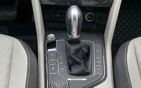 Volkswagen Tiguan II, 2017 год, 2 300 000 рублей, 14 фотография