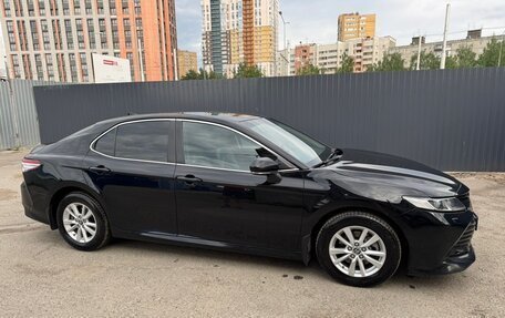 Toyota Camry, 2018 год, 2 600 000 рублей, 8 фотография