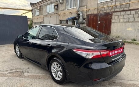 Toyota Camry, 2018 год, 2 600 000 рублей, 5 фотография