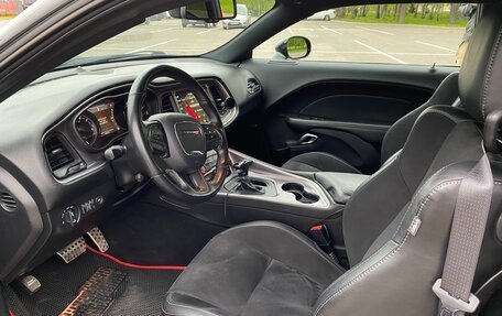 Dodge Challenger III рестайлинг 2, 2018 год, 4 200 000 рублей, 7 фотография