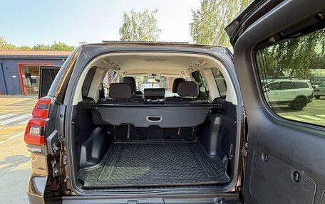 Toyota Land Cruiser Prado 150 рестайлинг 2, 2017 год, 4 400 000 рублей, 8 фотография