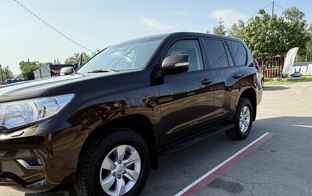 Toyota Land Cruiser Prado 150 рестайлинг 2, 2017 год, 4 400 000 рублей, 5 фотография