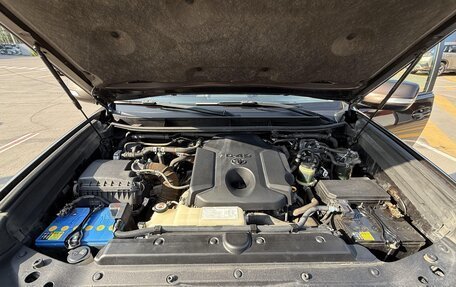 Toyota Land Cruiser Prado 150 рестайлинг 2, 2017 год, 4 400 000 рублей, 9 фотография