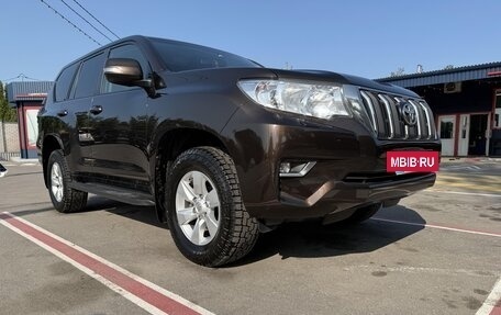 Toyota Land Cruiser Prado 150 рестайлинг 2, 2017 год, 4 400 000 рублей, 4 фотография