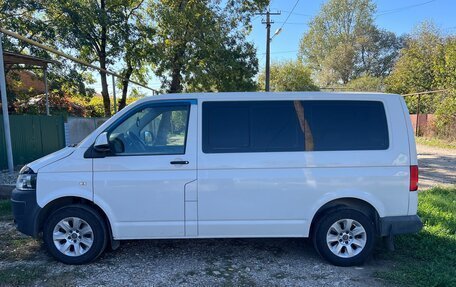 Volkswagen Caravelle T5, 2011 год, 1 750 000 рублей, 2 фотография