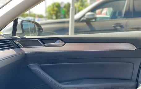 Volkswagen Passat B8 рестайлинг, 2018 год, 1 950 000 рублей, 11 фотография